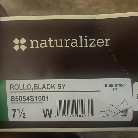Rollo black Naturalizer shoes size 7 1/2.  Great condition like new still in box - Picture 6 of 6